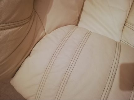 Кожаная мягкая мебель