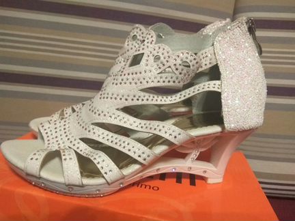 Нарядные босоножки 35 р.(22.5 см)