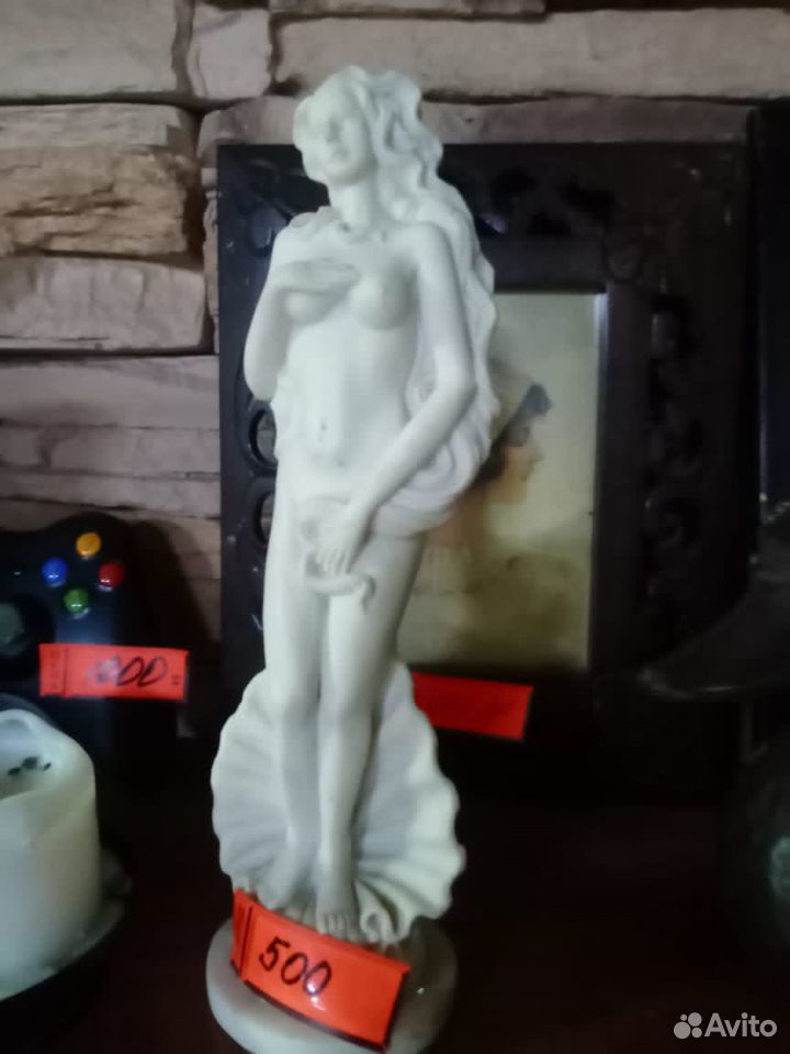 Figurine ceramic