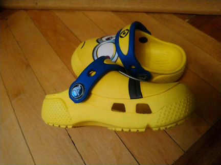 Сандали crocs