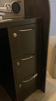 Стол со стойкой ресепшен