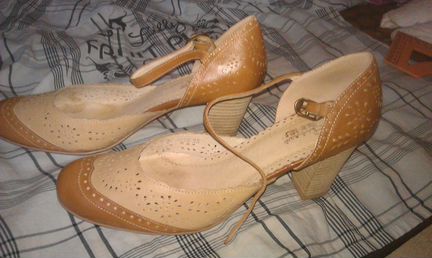 Босоножки женские