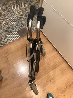 Ходунки для взрослых трехколесные с сумкой