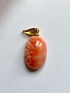 Кулон из натурального коралла