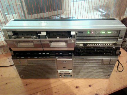 Двух кассетный японский магнитофон Sharp GF - 555