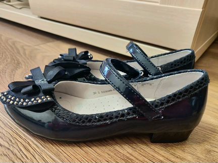 Туфли лаковые 30р