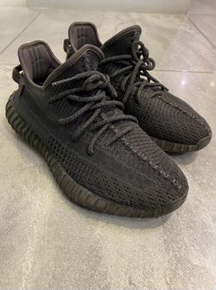 Черные кроссовки yeezy