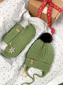 Шапка зимняя и манишка