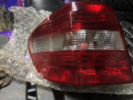 Задний фонарь Mercedes-Benz ml 350 w164