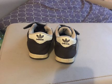 Кроссовки adidas