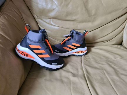 Кроссовки Adidas новые утеплённые 28, 29, 31 и 32