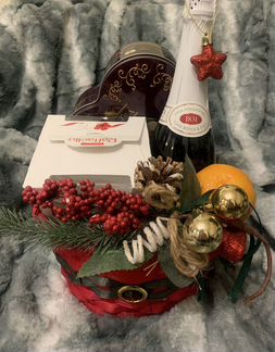 Корзина новогодняя