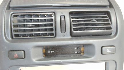 Часы Toyota Picnic, 1999