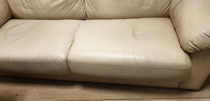 Кожаный диван