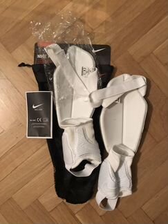 Футбольные щитки