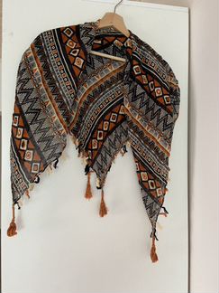 Платок с восточным орнаментом в стиле boho