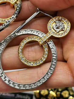 Серьги Versace