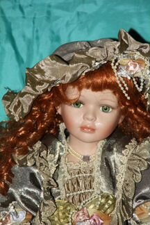 Кукла фарфор