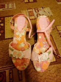 Босоножки женские на танкетке 37 размер