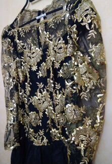 Женское платье черное с золотом vera mont