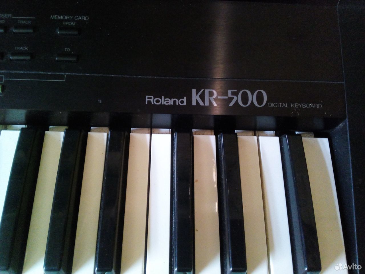 Цифровое пианино Roland KR-500.