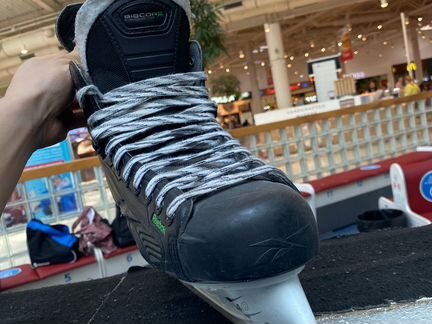 Коньки хоккейные