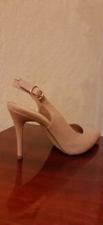 Туфли бежевые на каблуке новые
