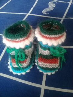 Детская одежда (пинетки)