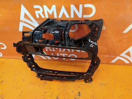 Кронштейн решетки бампера передний левый Porsche