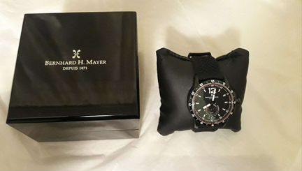 Часы BerinHard H MaYer.depuis 1871.на заводе Катан