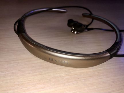 Продаются беспроводные наушники Samsung level