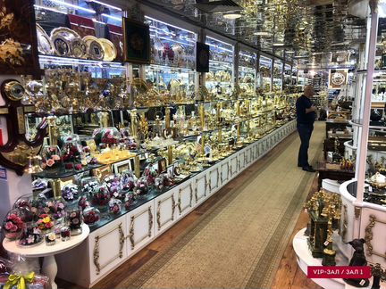 Бусы и серьги из бисера и камня