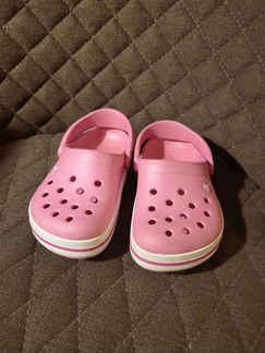 Розовые crocs