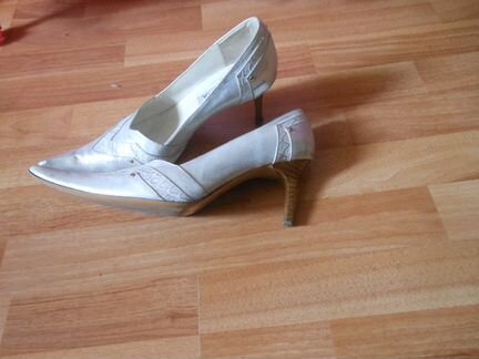 Туфли белые перламутровые