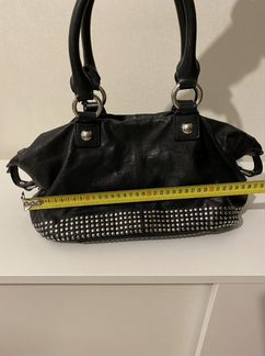Кожаная сумка Karen Millen с заклепками