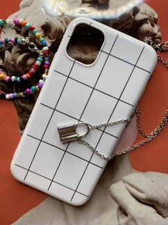 Чехол на iPhone 11