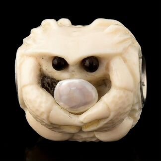 Подвеска из бивня мамонта 