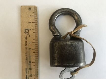 Антикварный замок