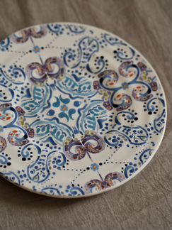 Тарелка с узорами