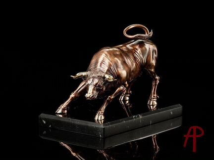 Статуэтка «Золотой телец» литье бронза
