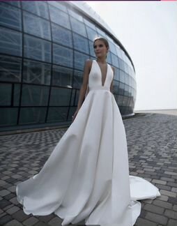 Свадебное платье 44