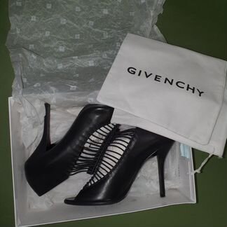 Босоножки- туфли givenchy