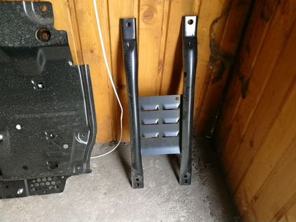 Защита двигателя Toyota Land Cruiser 200