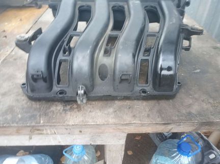 Впускной коллектор Renault Megane 2 к4м812