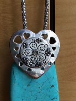 Подвеска цвета бирюзы и серебра