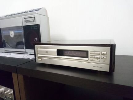 CD-проигрыватель Denon DCD-3500RG