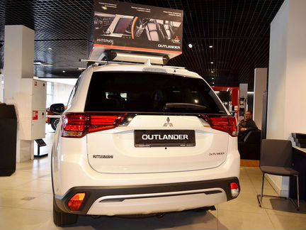 Mitsubishi Outlander 2.4 CVT, 2020