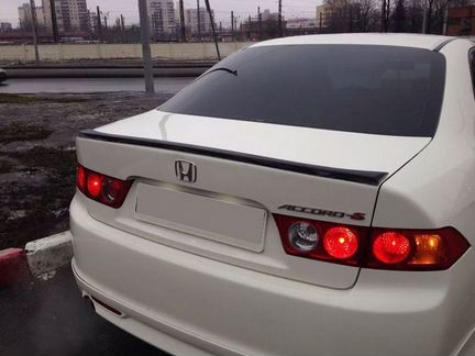 Лип-спойлер на крышку багажника Honda Accord 7