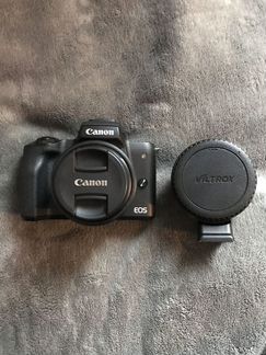 Canon EOS M50 Kit 15-45mm + Viltrox адаптер