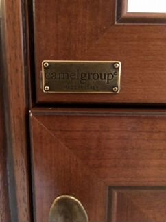 Стеклянный шкаф витрина